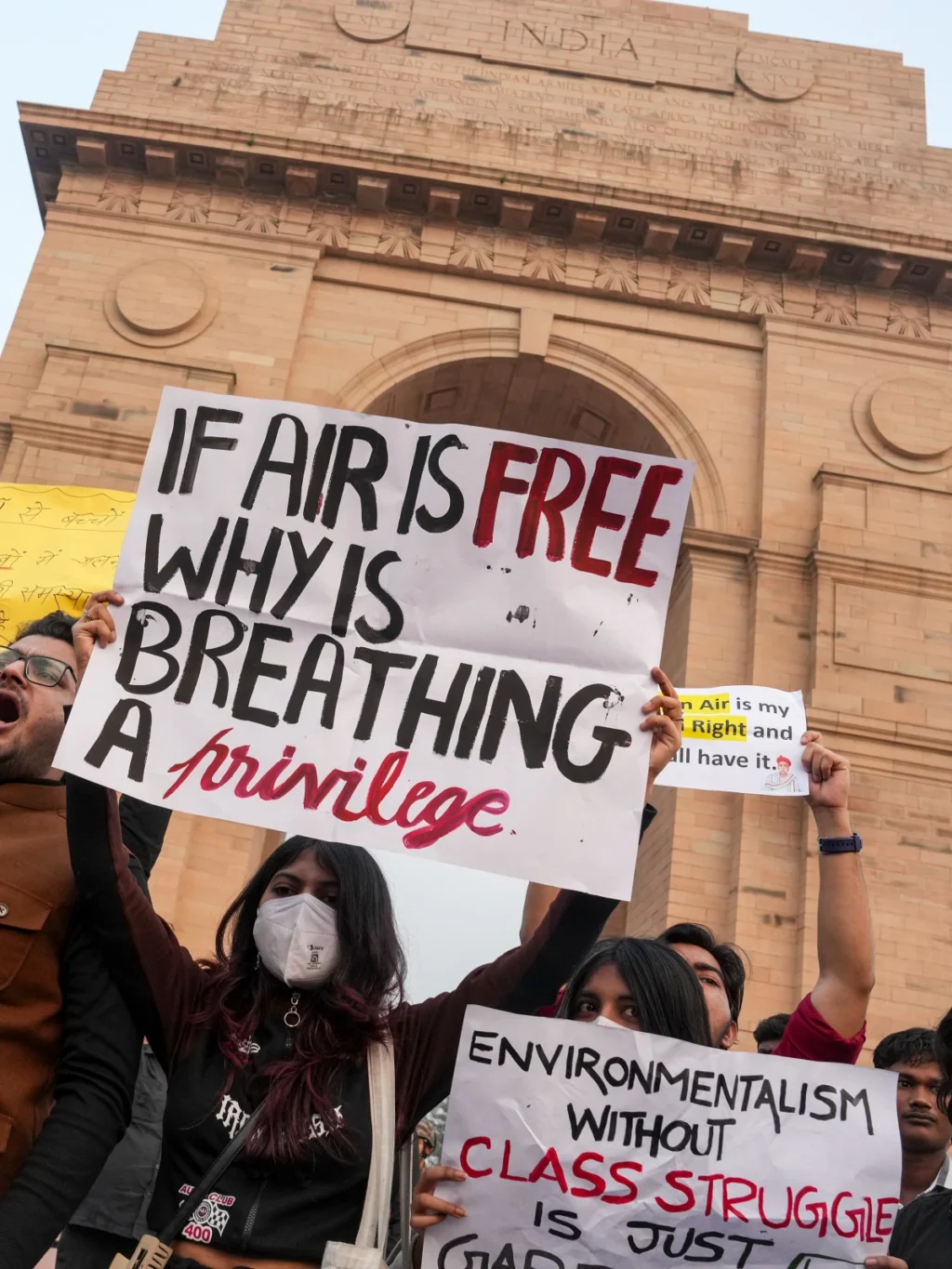 Fresh Protests at India Gate Over Delhi Air Pollution